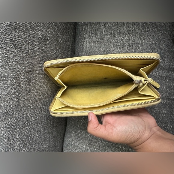 Authentic CHANEL Caviar Skin Matelasse Long Wallet Purse CC Yellow w/ card - Picture 5 of 10